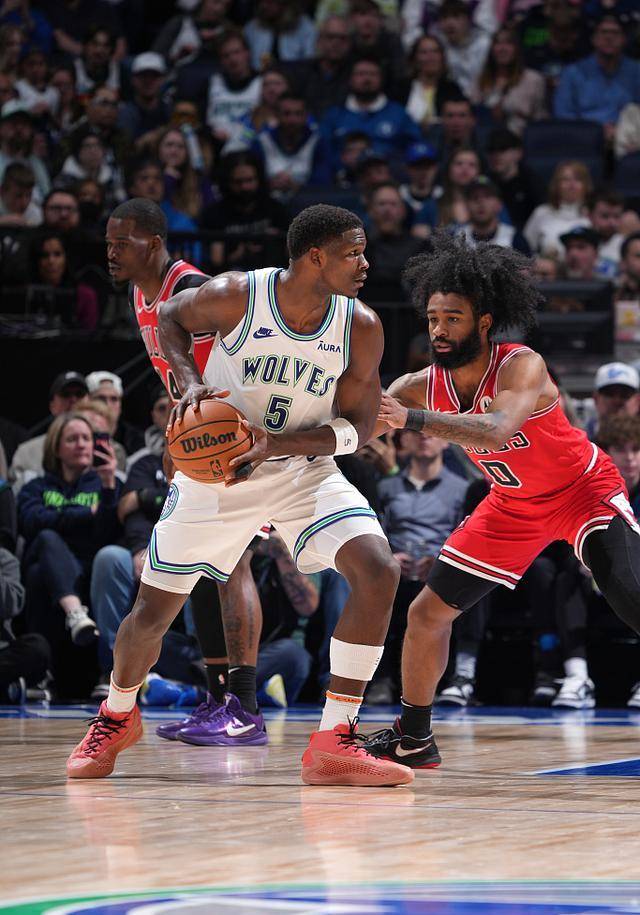  清晨突围战来临，明尼苏达森林狼围绕德国杯门线救险，态度坚定，团队化学反应显著