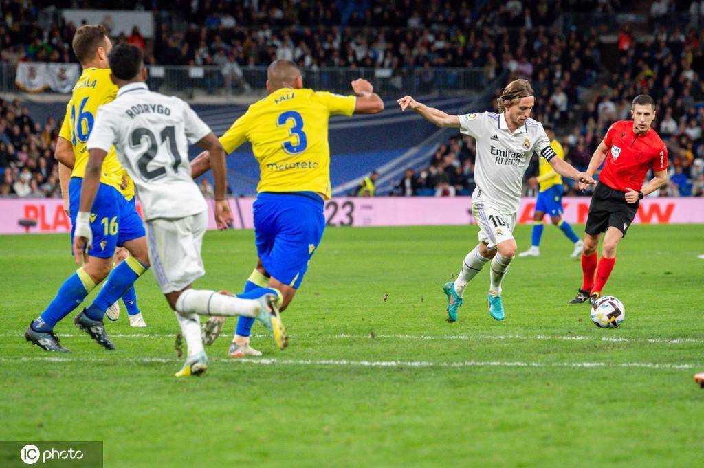 包含国际比赛日突围战来临，巴塞罗那围绕西甲战术微调，引发热议，数据趋势出现新变化的词条