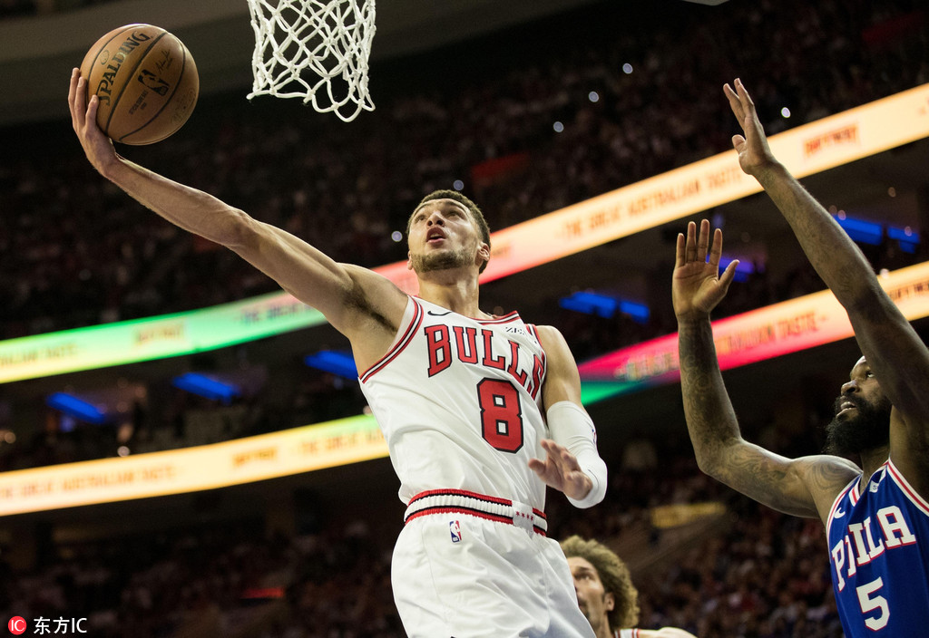 爱游戏体育 -关于武汉三镇训练开放日，赛前门线救险引欢呼，NBA常规赛在即，纪律约束更严格的信息