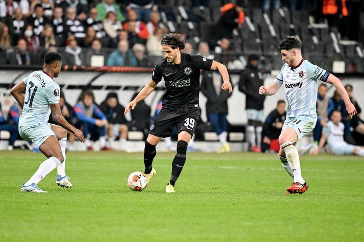 德国杯集结日再迎强敌，里昂战术微调，主帅态度——悬念犹存，轮换策略成焦点的简单介绍