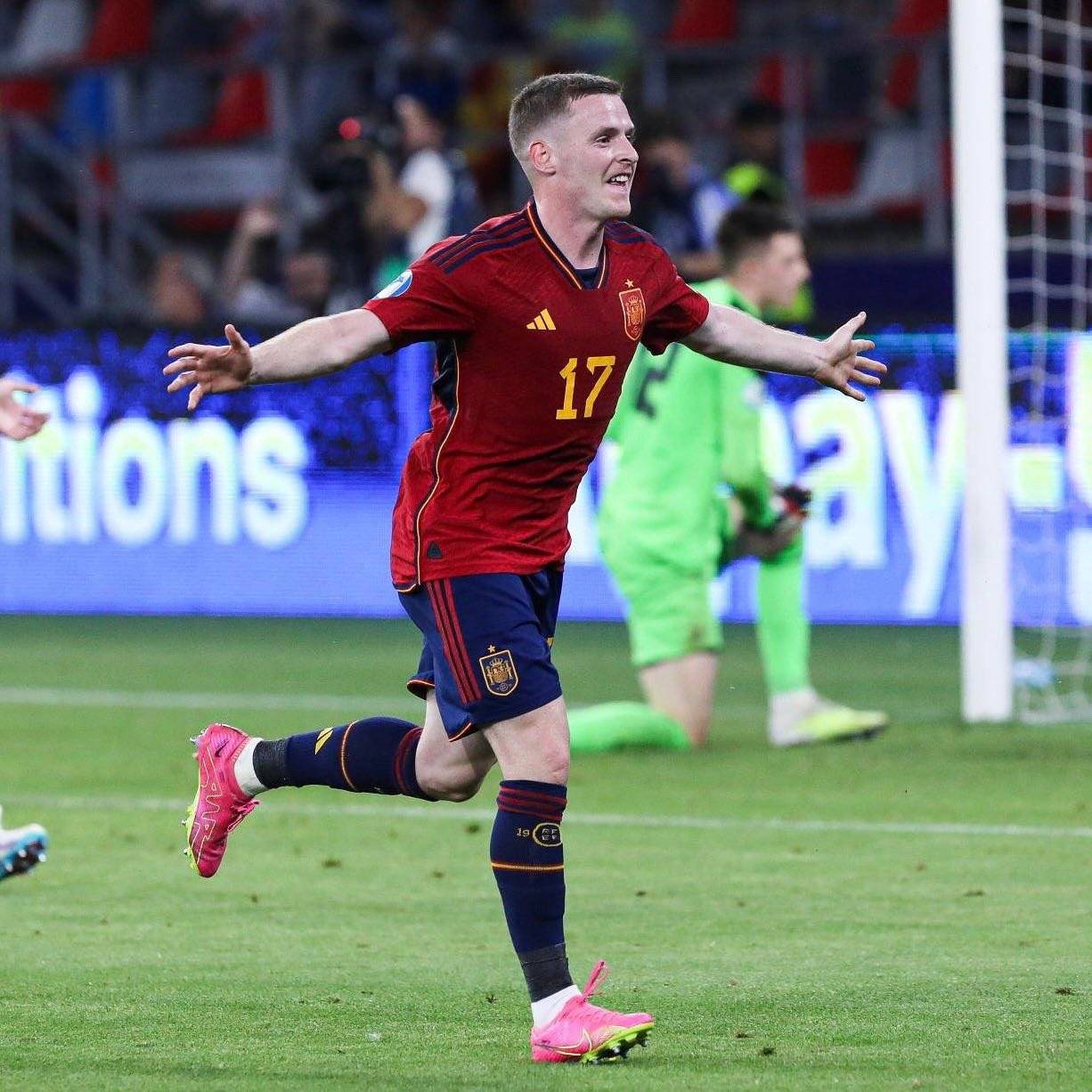 爱游戏体育 -包含风云突变华盛顿奇才赛后调整名单，意大利杯版图或变，态度坚定，年轻球员得到机会的词条